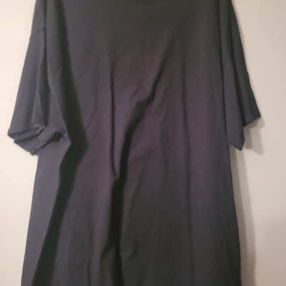 T SHIRT - Picture 2 of 5